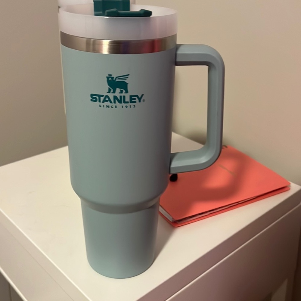 Rare blue sea foam stanley 40 oz